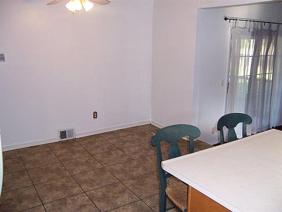 5th image of 1009 Macarthur Dr