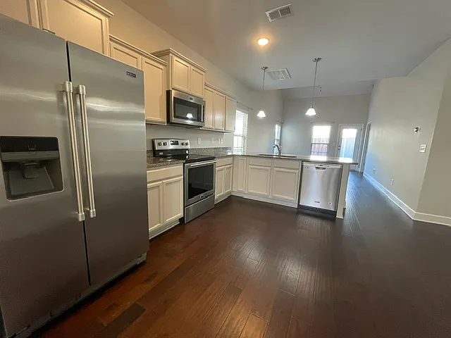 2022 Abbingdon Way — Photo 9