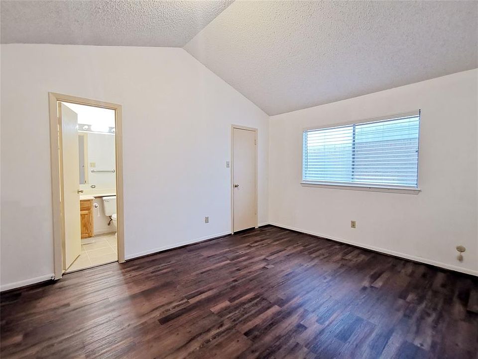 1st image of 2726 Chimneystone Cir