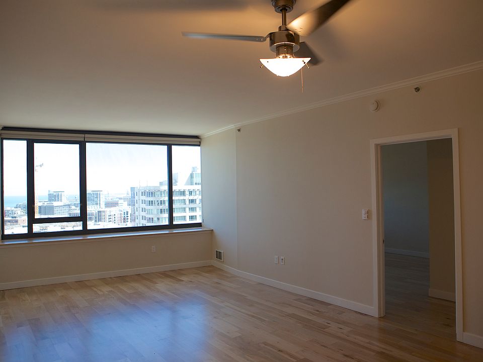 1st image of 260 King St Unit 1603