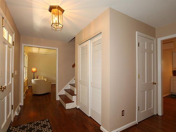 4th image of 232 Brocdorf Dr
