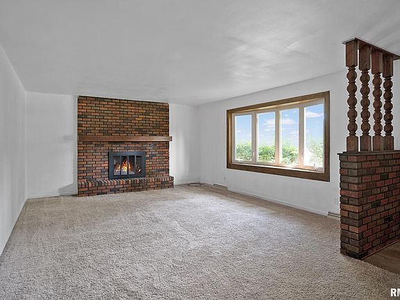 4th image of 8715 N East Ct