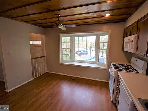 3rd image of 8243 Cedar Landing Ct