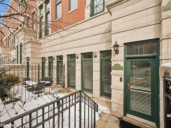 2nd image of 2017 N Lincoln Ave Unit I
