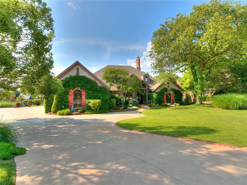 1st image of 2709 Sawgrass Ct