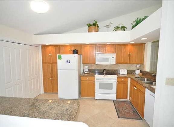 3rd image of 8975 Heron Walk Dr