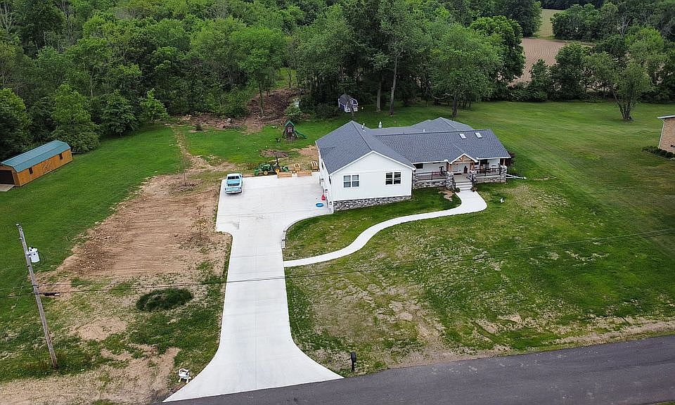 1st image of 920 Loway Dr