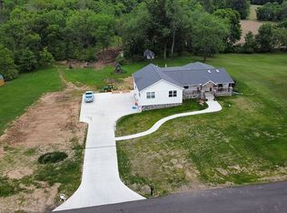 920 Loway Dr, New Franklin, OH 44216
