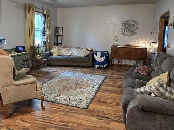 5th image of 1164 Miller Ave