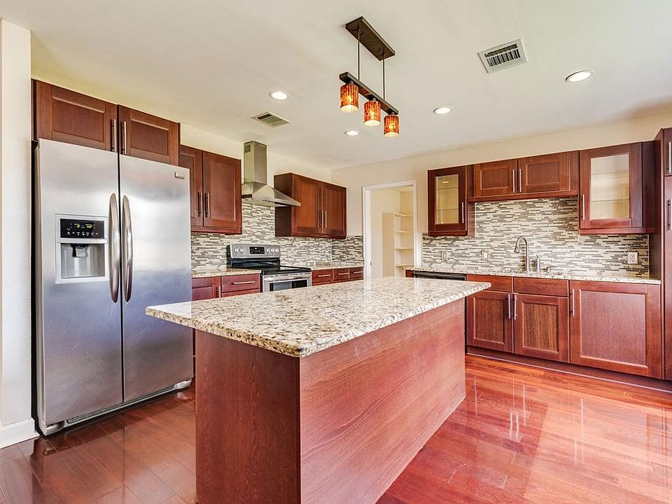 1st image of 501 Emerald Fields Ln