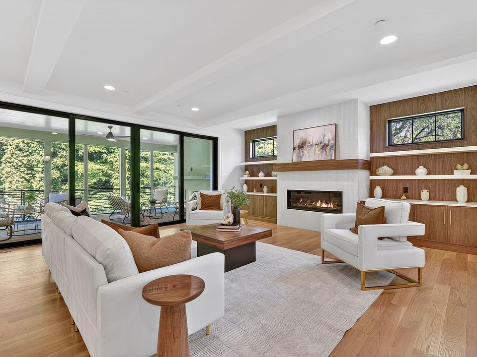 Open family room, flooded with light
