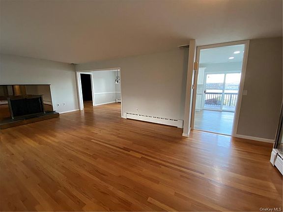5th image of 52 Susan Dr