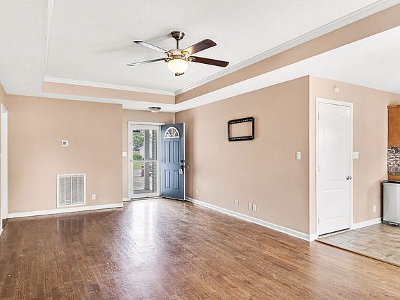 5th image of 254 Moncrest Dr