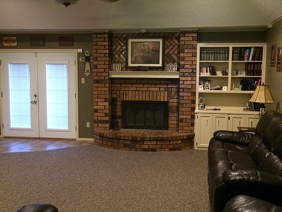2nd image of 302 E 6th St