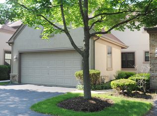 117 Chatsworth Cir, Schaumburg, IL 60194