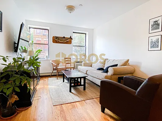 Rented by City Connections Realty | media 15