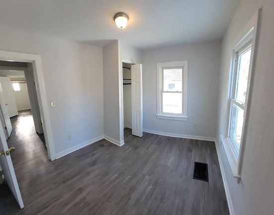 4th image of 239 W Coolspring Ave