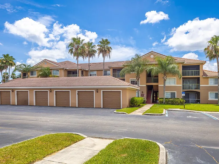 3721 NW Mediterranean Ln #8-304 — Photo 33