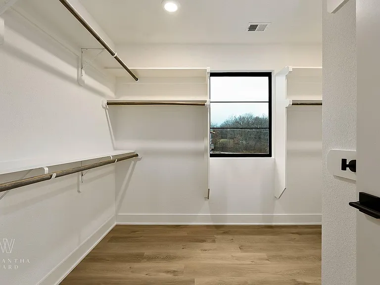 330 N Conway St — Photo 9