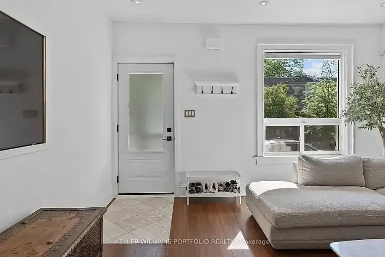 28 Tiverton Ave #1A — Photo 4