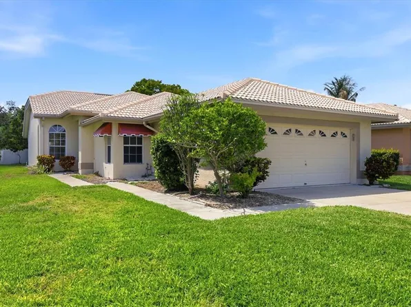 4738 Dundee Dr, Bradenton, FL 34210