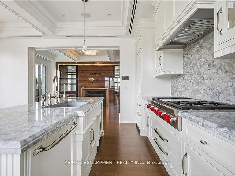 300 Randall St S #211 — Photo 38
