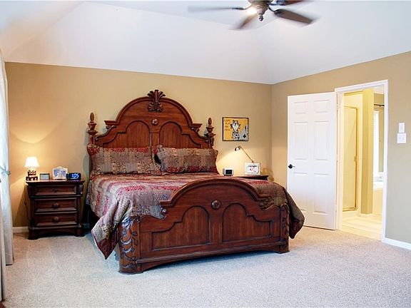 5th image of 720 Twin Valley Dr