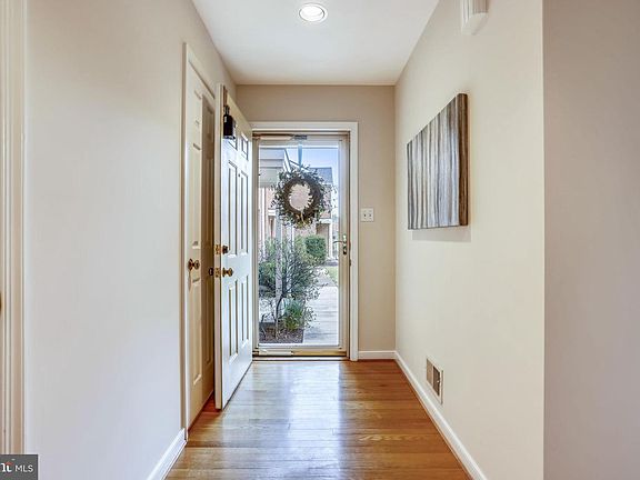 2nd image of 76 Rockcrest Cir