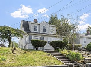 21 Vernon St, Lowell, MA 01850