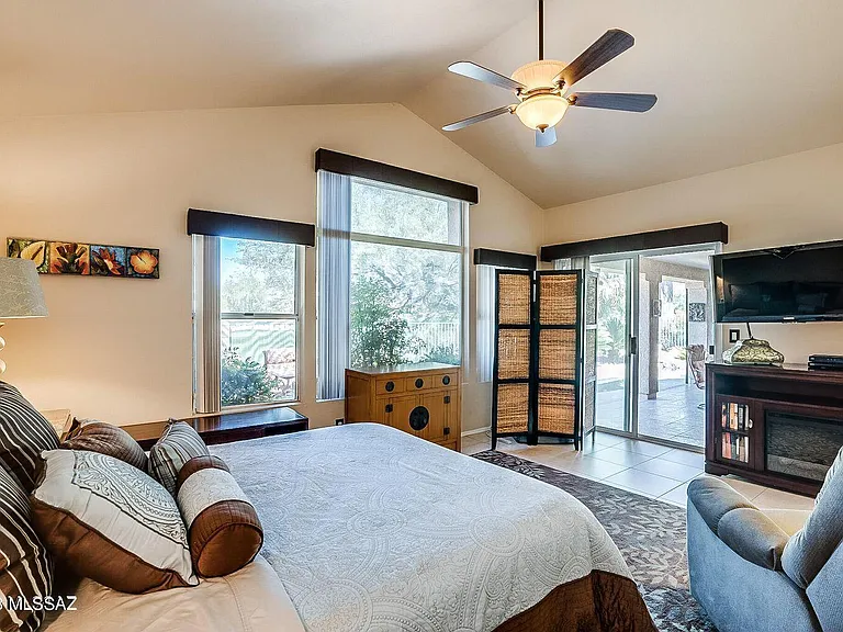 10769 N Eagle Eye Pl — Photo 4