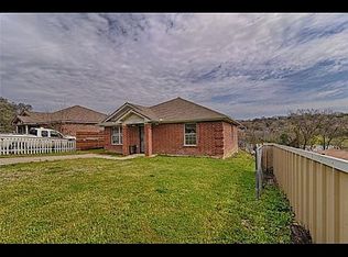 2820 NW 17th St, Fort Worth, TX 76106