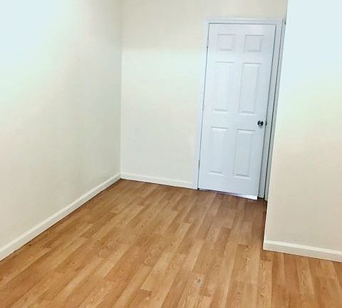 5th image of 4110 53rd St APT 1R