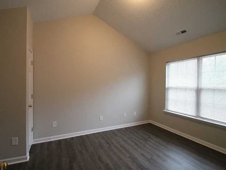 8065 Kennet Ln — Photo 17