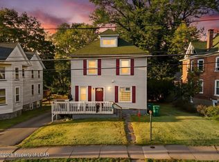 120 Ridgeway St, East Stroudsburg, PA 18301