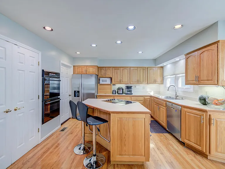 2182 Woodlet Park Dr — Photo 4