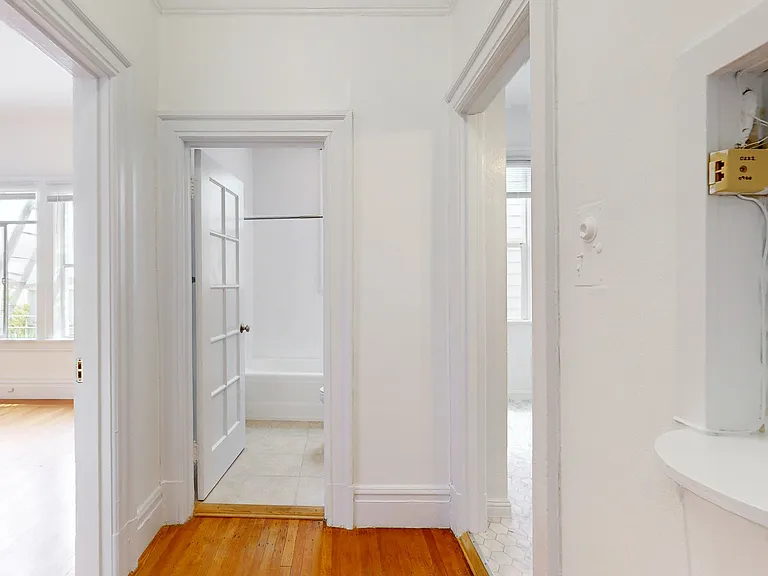 3097 Washington St #14 — Photo 10