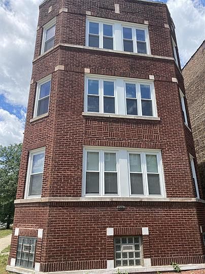 1st image of 7556 S Kenwood Ave #3
