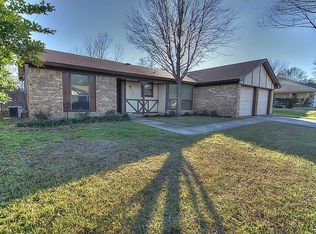 1420 Trammell Dr, Benbrook, TX 76126