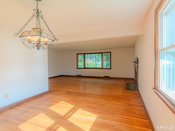 5th image of 44 Middlebrook Road