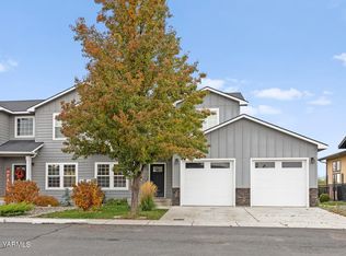 712 Fountain Blvd, Zillah, WA