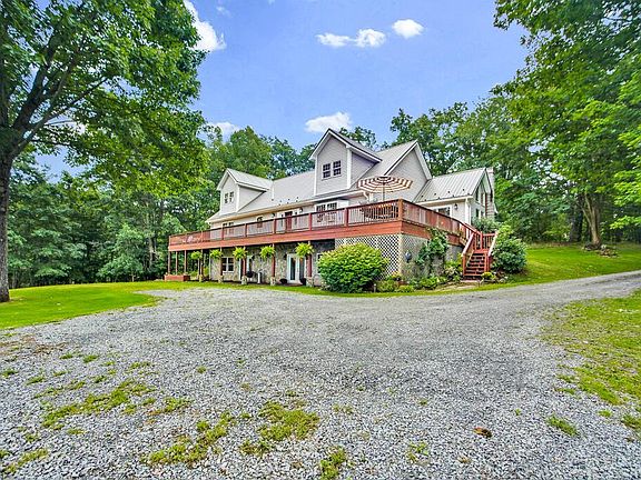 2nd image of 394 Hickory Ln