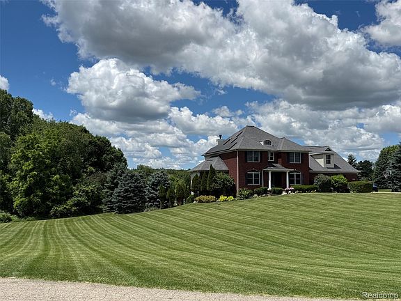 4th image of 16118 Jeff Ct