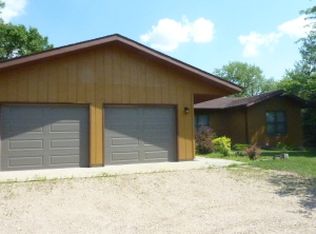 8650 Bortnem Beach Rd, Brookings, SD 57071