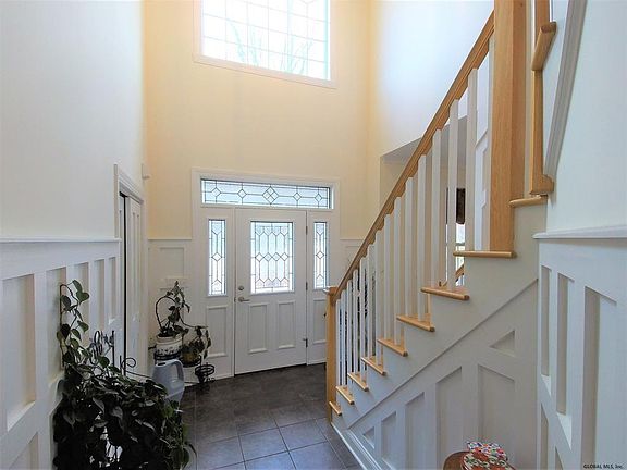 3rd image of 6 Veranda Ln