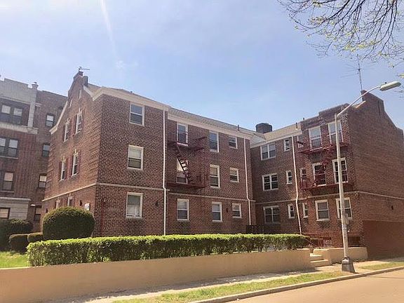 2nd image of 139 Halsted St APT 1C