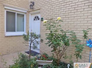 12 Lake Ave APT 6A, East Brunswick, NJ 08816