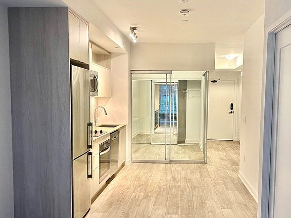 4th image of 70 Princess St #311