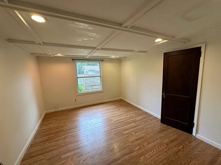 5103 Kingsbury St — Photo 7