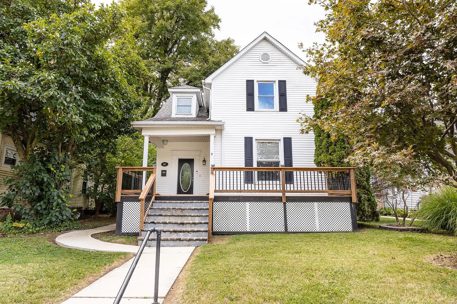 407 Forest Ave photo 1