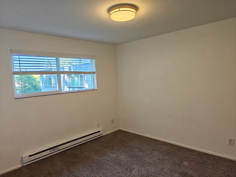 11521 26th Ave NE #13 — Photo 9